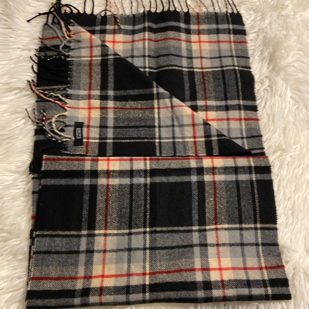 ULINE Mans Scarf long 65” wide 15” excellent condition